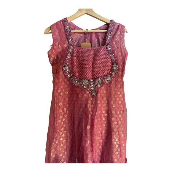 Chic Kurta in Pink & Gold - Picture 3 of 12